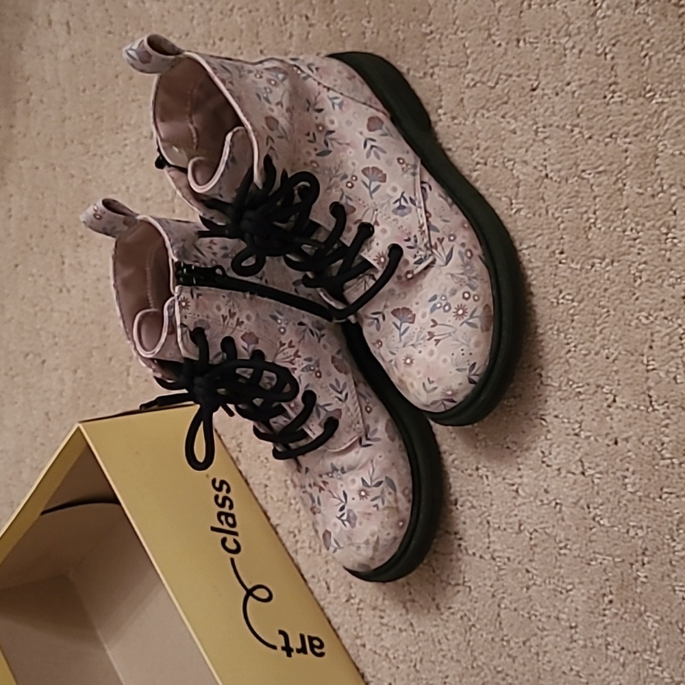 Girls floral boots